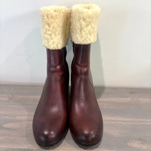 Womens Reddish Brown W Beige Fuzzy Faux Fur Heeled Booties Boots Size 8 - Picture 3 of 16